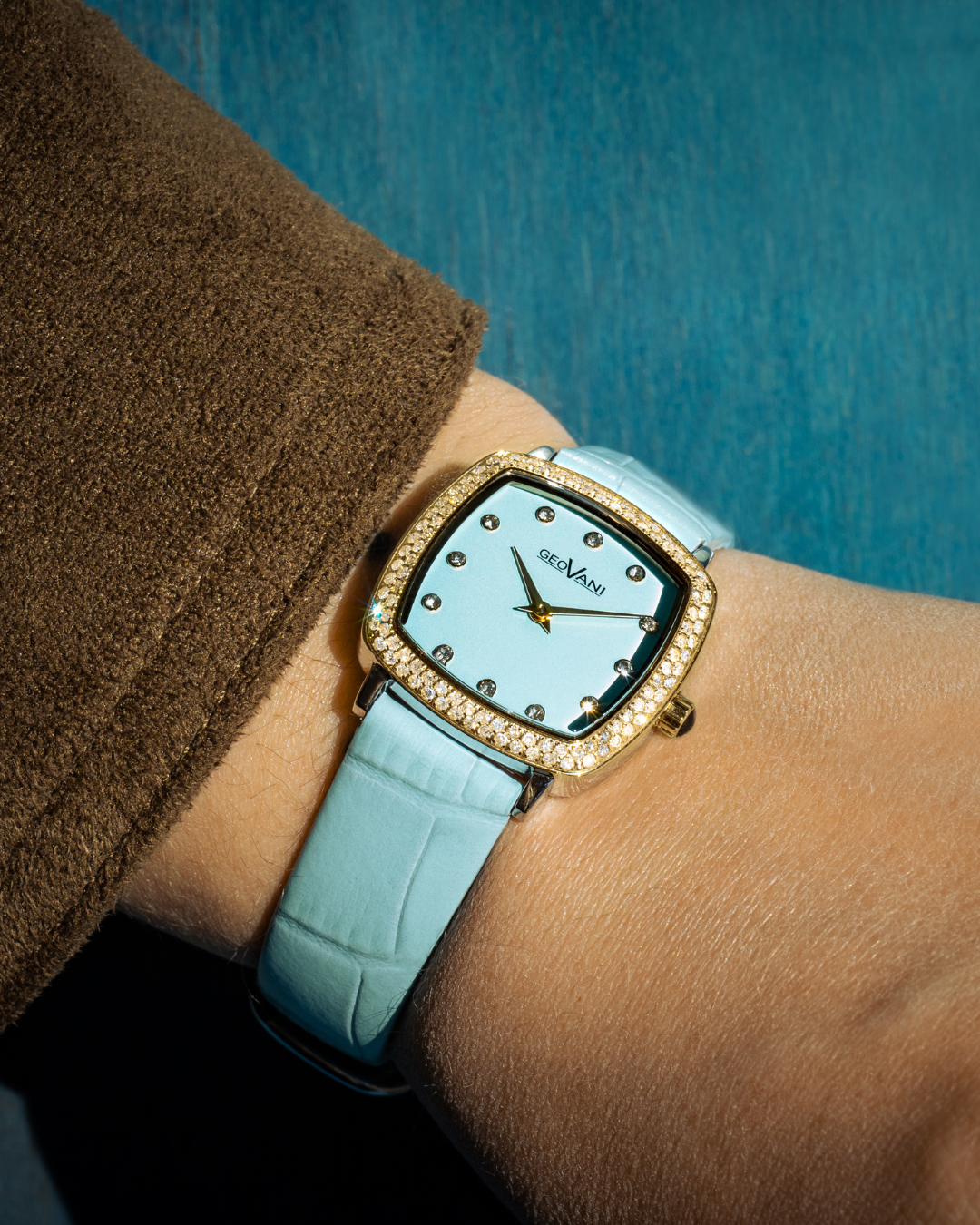 3 3